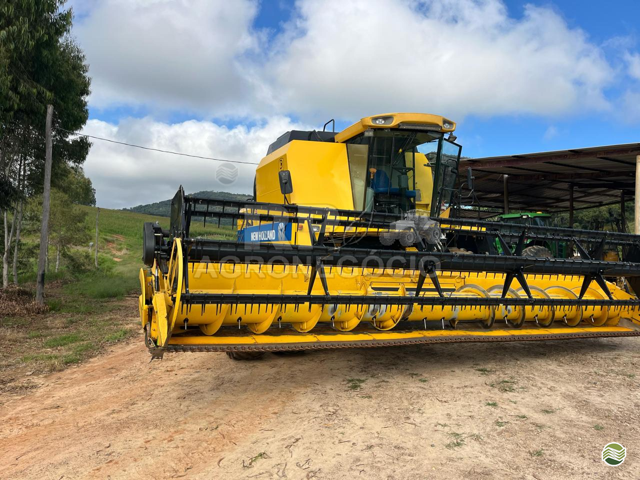 COLHEITADEIRA NEW HOLLAND TC 5090 RP Agronegócio MONTIVIDIU GOIAS GO